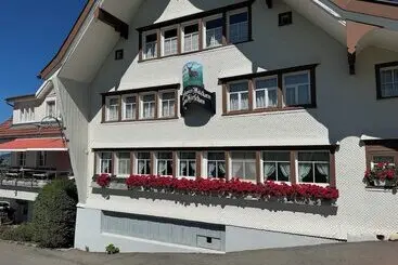 ユースホステル Hirschen Wald   Gasthaus & Bäckerei