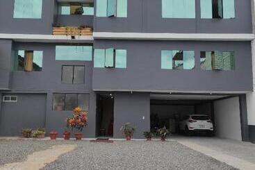 Pension (Hôtel basse catégorie) Hostal Los Lirios