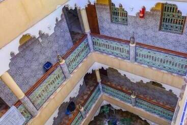 هتل Hôtel Faouzi