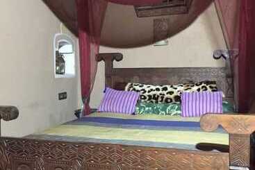 Pension (Hôtel basse catégorie) Le Sauvage Noble