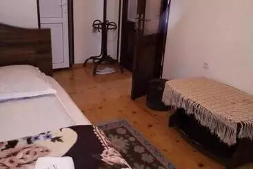 پانسیون Maya Guest House