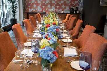 The Candler Hotel Atlanta, Curio Collection By Hilton