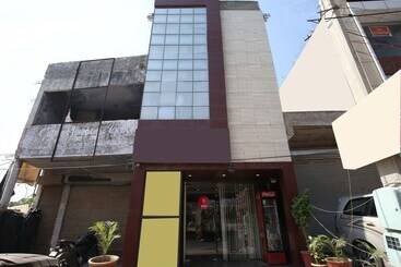 酒店 Satkar Avenue By Oyo Rooms