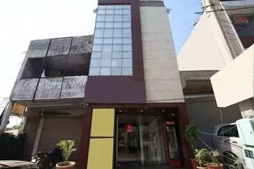 ホテル Satkar Avenue By Oyo Rooms