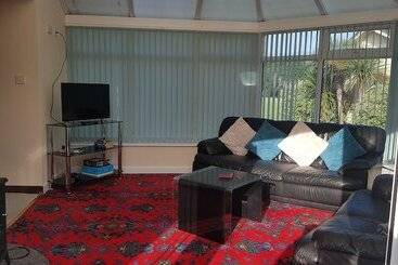 Отель Thornbury Holiday Park