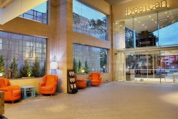 호텔 Radisson Bengaluru City Center