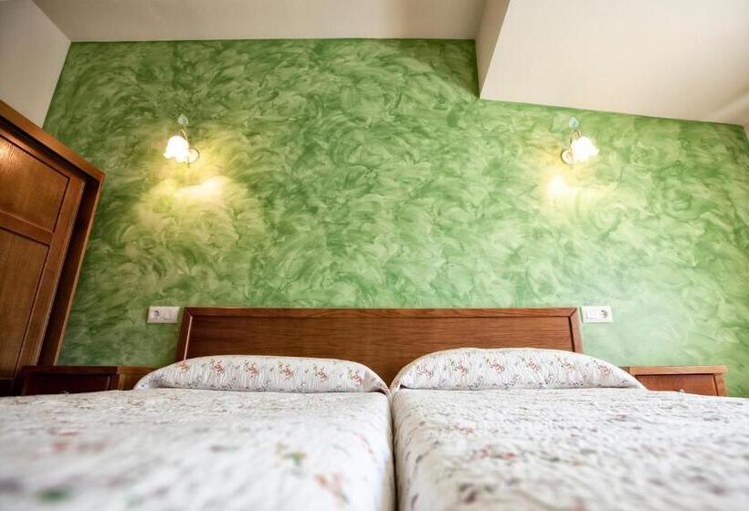 Hotel Alojamiento Covadonga