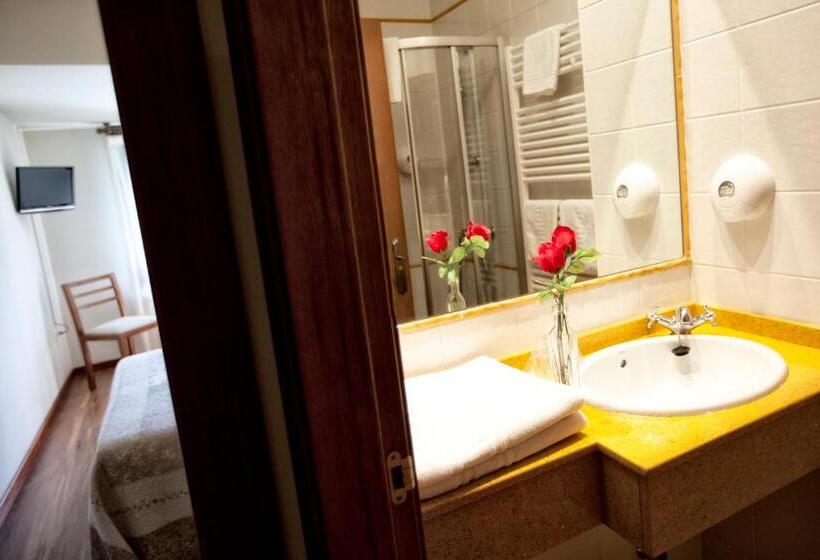 Hotel Alojamiento Covadonga