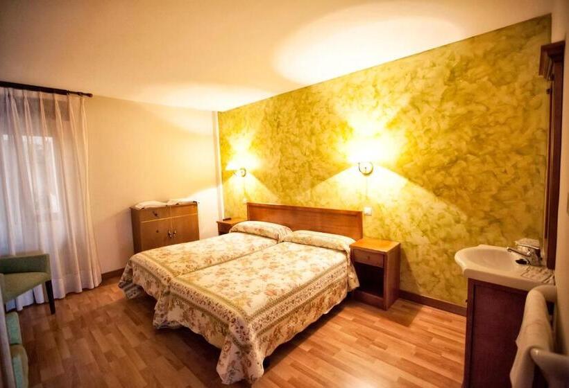 Hotel Alojamiento Covadonga