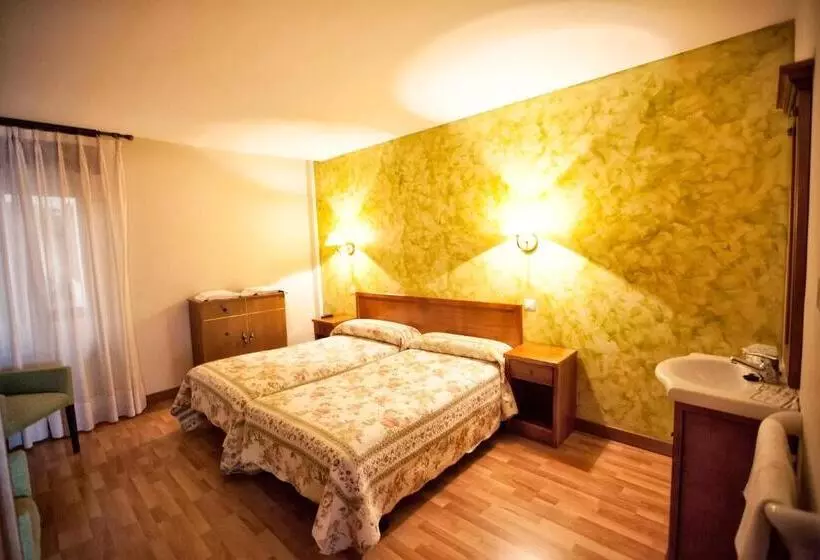 Hotel Alojamiento Covadonga