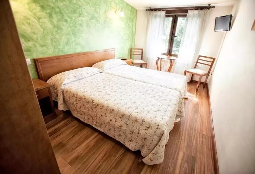 Hotel Alojamiento Covadonga