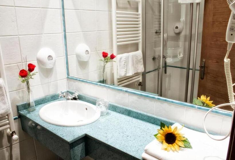 Hotel Alojamiento Covadonga