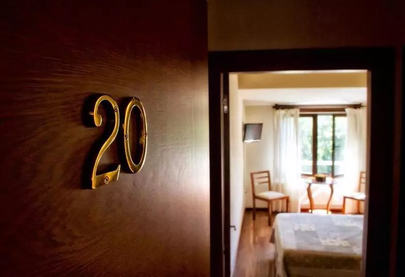 Hotel Alojamiento Covadonga