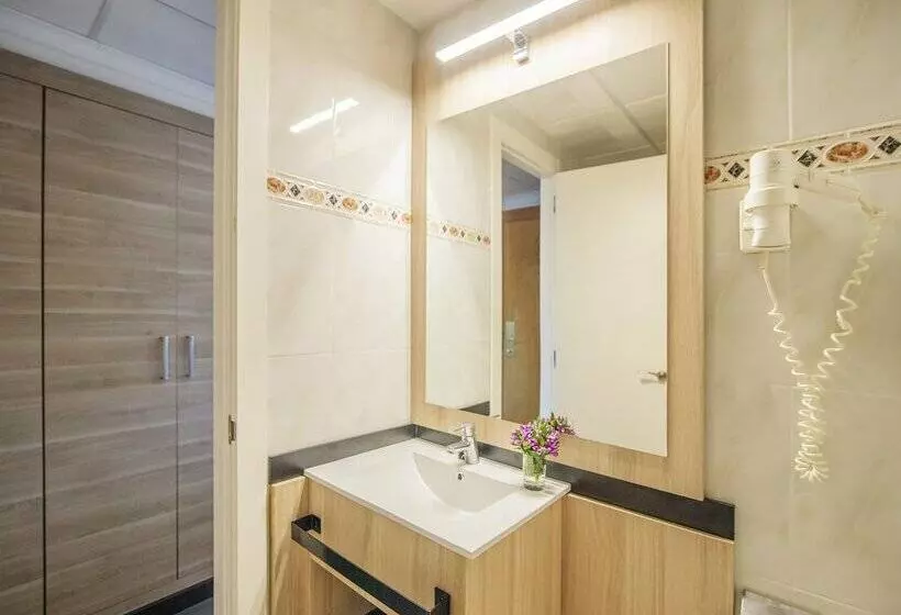 فندق Benidorm East by Pierre & Vacances