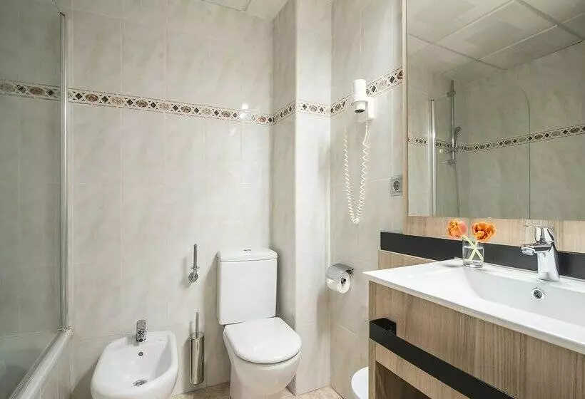 فندق Benidorm East by Pierre & Vacances