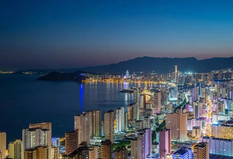 فندق Benidorm East by Pierre & Vacances