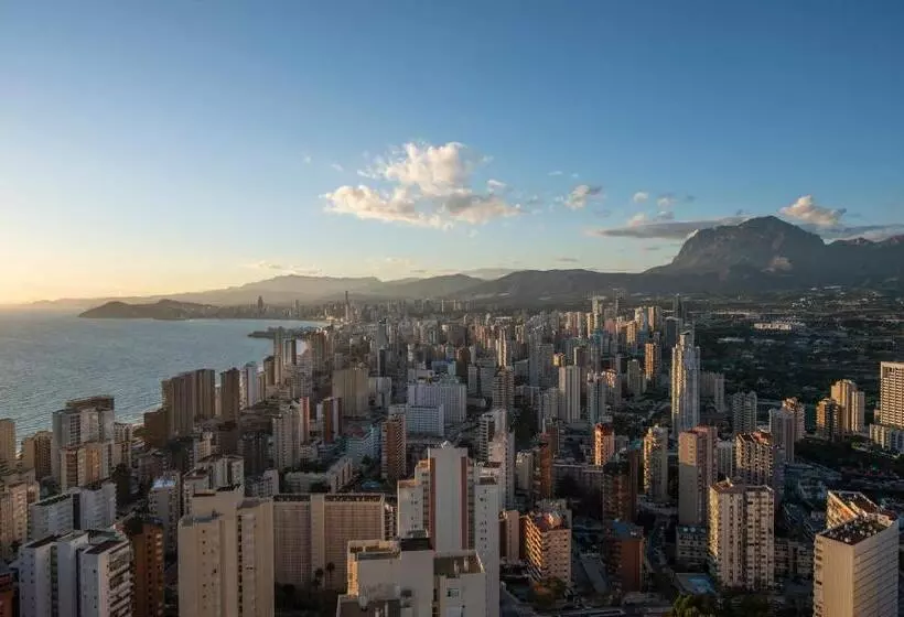 فندق Benidorm East by Pierre & Vacances