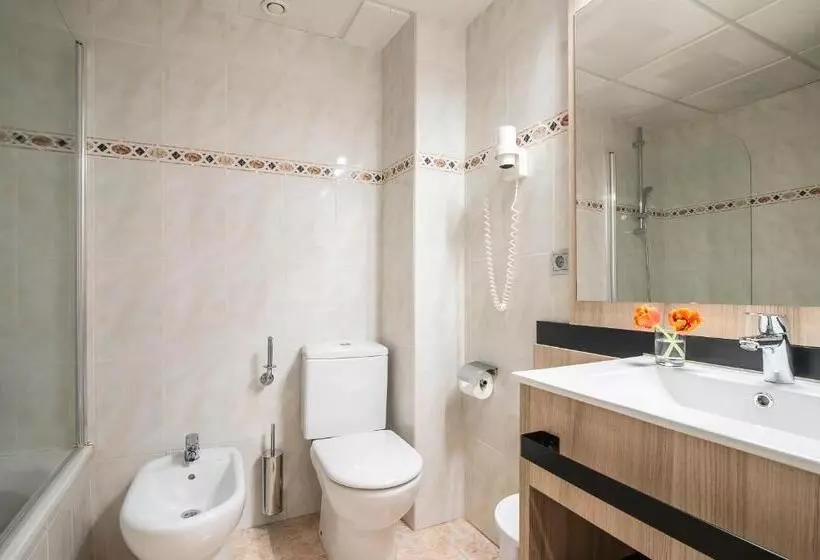 فندق Benidorm East by Pierre & Vacances