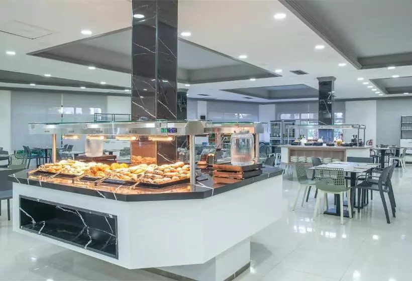 فندق Benidorm East by Pierre & Vacances