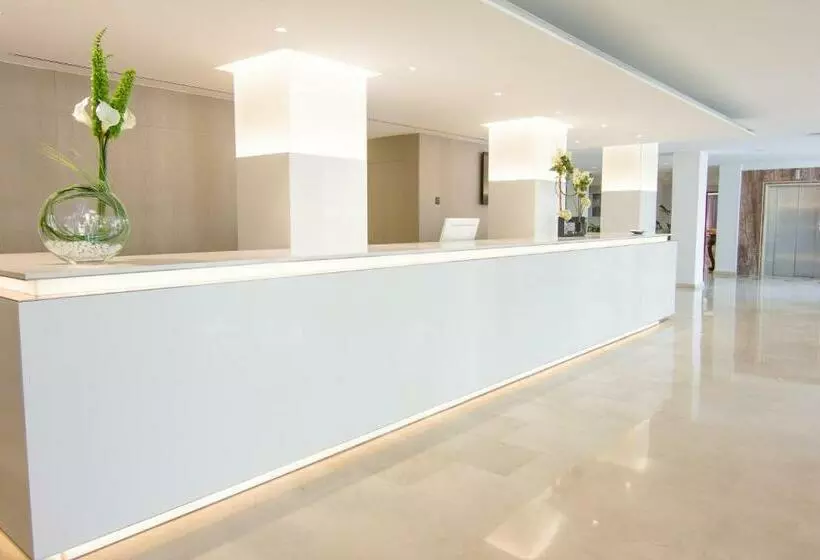 Отель Cm Playa Del Moro