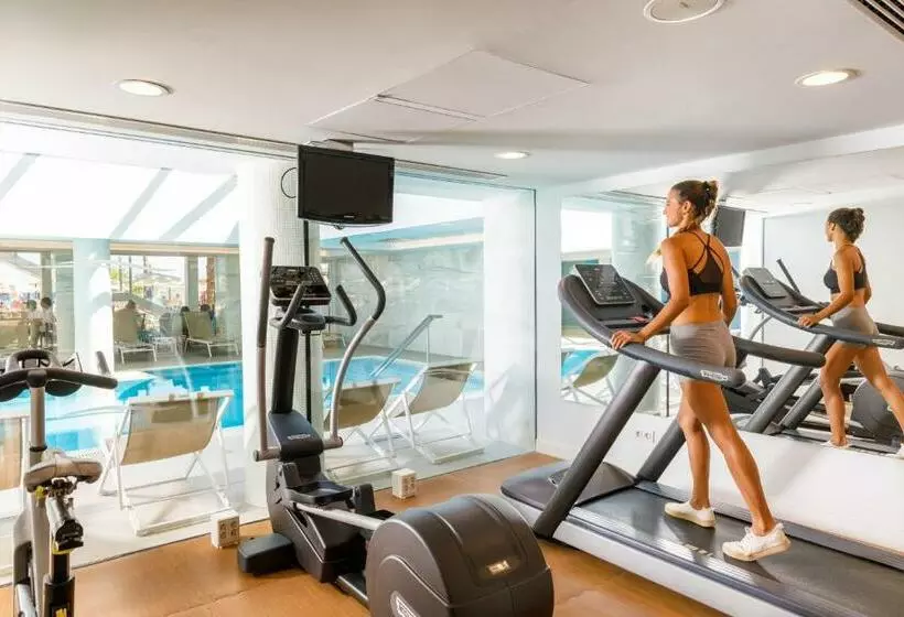 Отель Cm Playa Del Moro