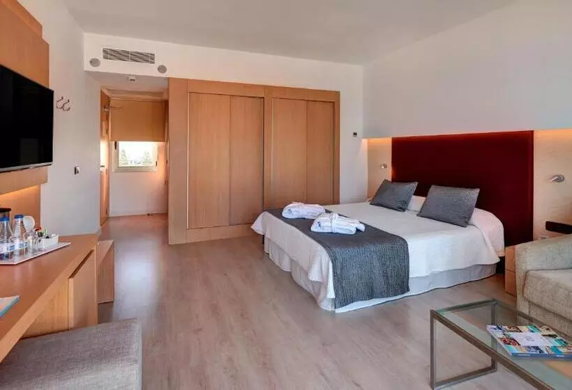 Отель Cm Playa Del Moro