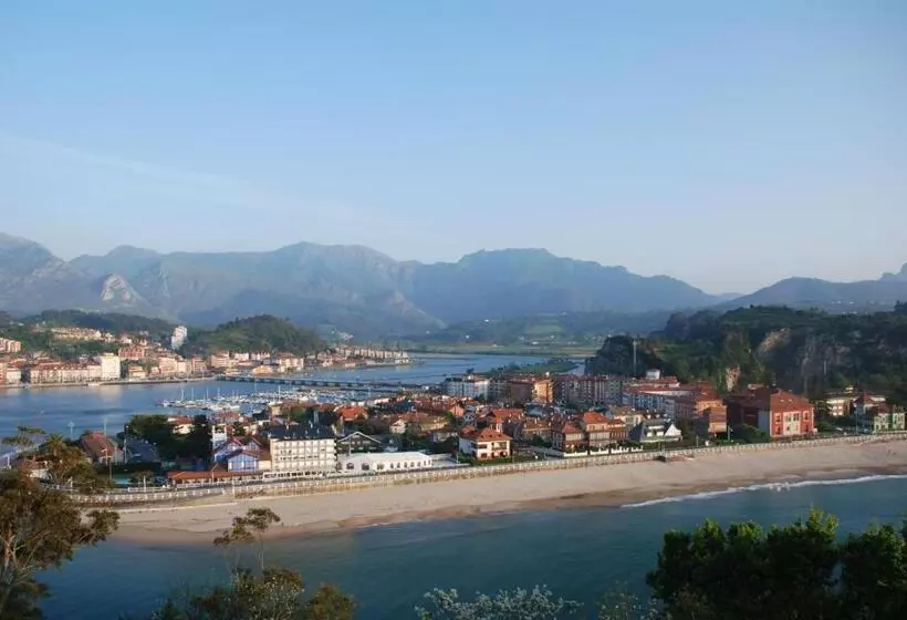 בית מלון כפרי Ribadesella Playa