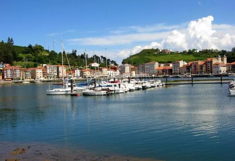 בית מלון כפרי Ribadesella Playa