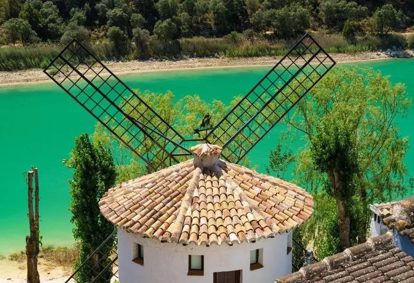 ホテル Rural Albamanjon