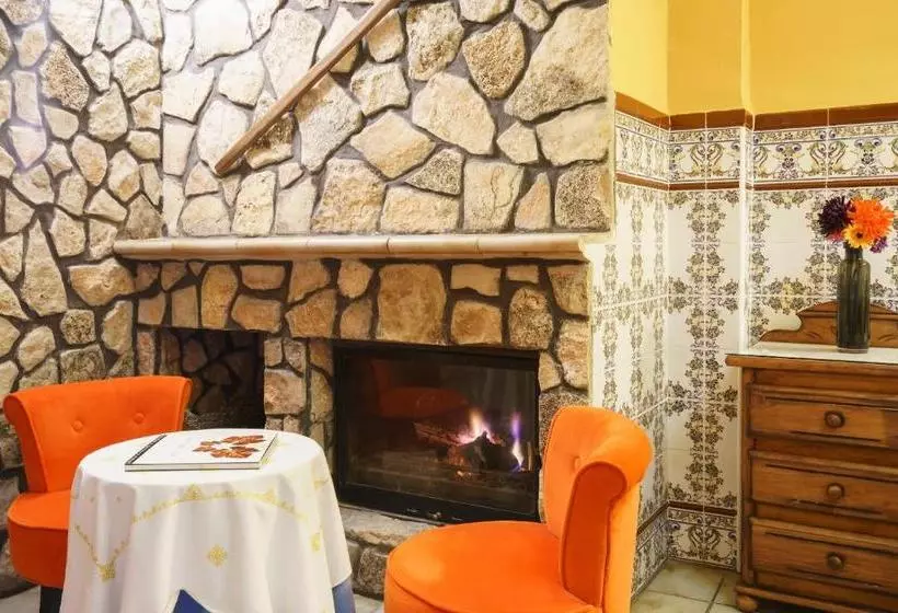 ホテル Rural Albamanjon