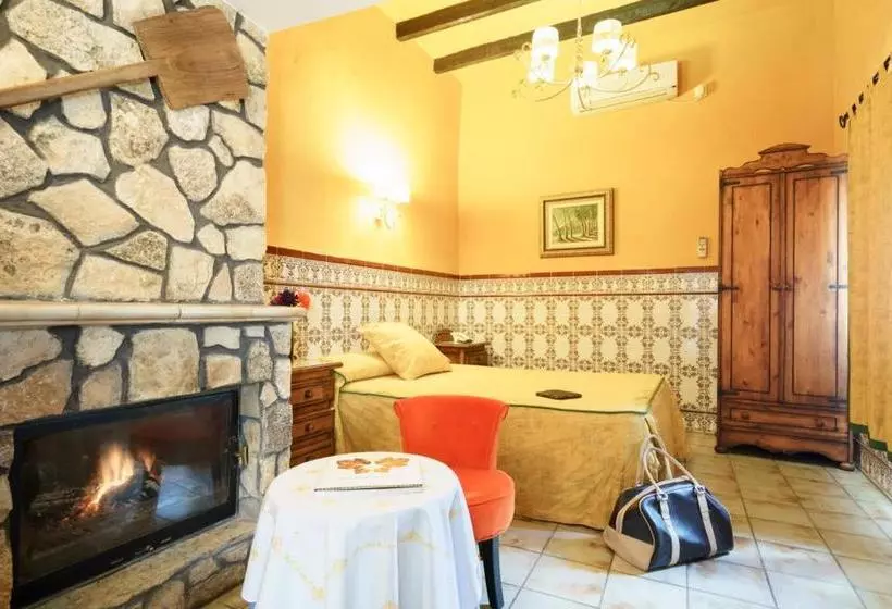 ホテル Rural Albamanjon