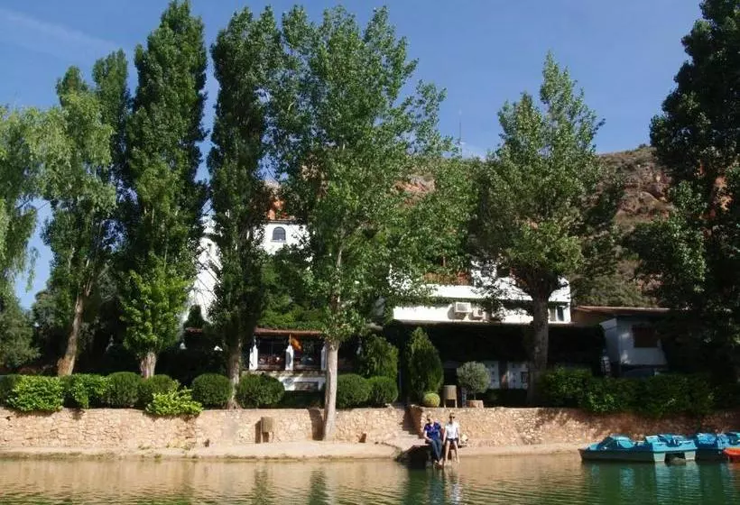 ホテル Rural Albamanjon