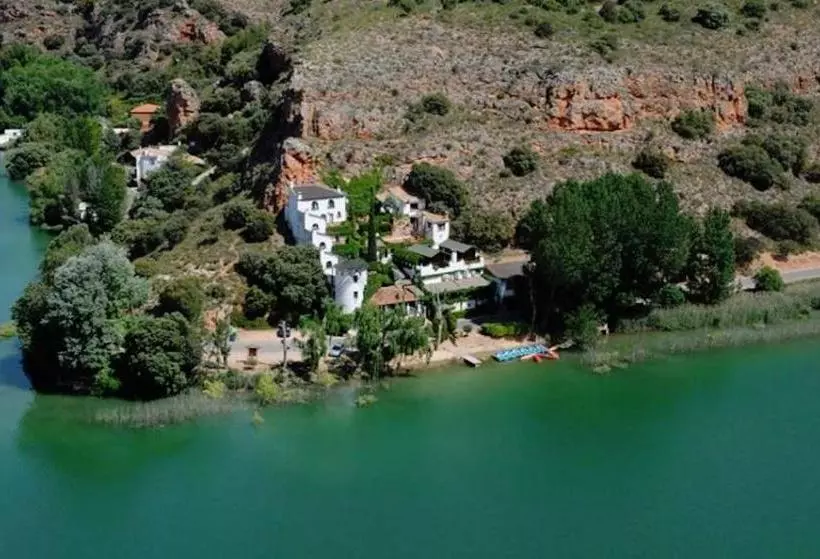 ホテル Rural Albamanjon