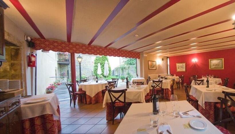 فندق ريفى Castillo Valdés Salas