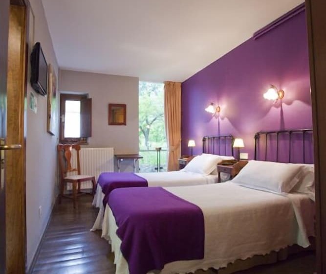 فندق ريفى Castillo Valdés Salas