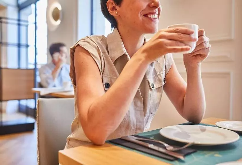 Hotelli Silken Ciudad De Vitoria