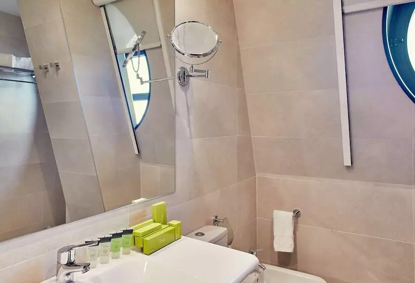 Hotelli Silken Ciudad De Vitoria