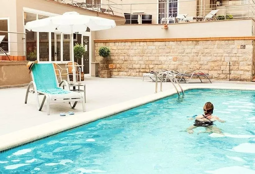 Palma Beach Affiliated by Fergus - Adults Only