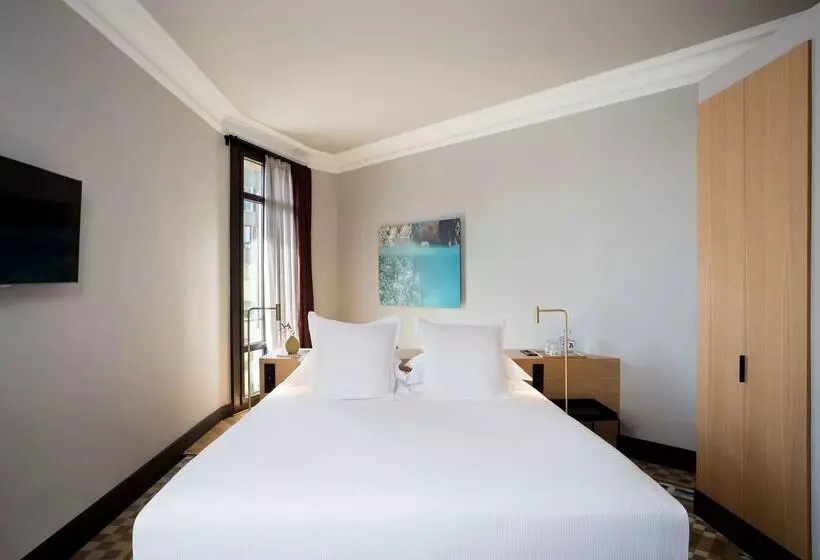 Alexandra Barcelona Hotel, Curio Collection By Hilton
