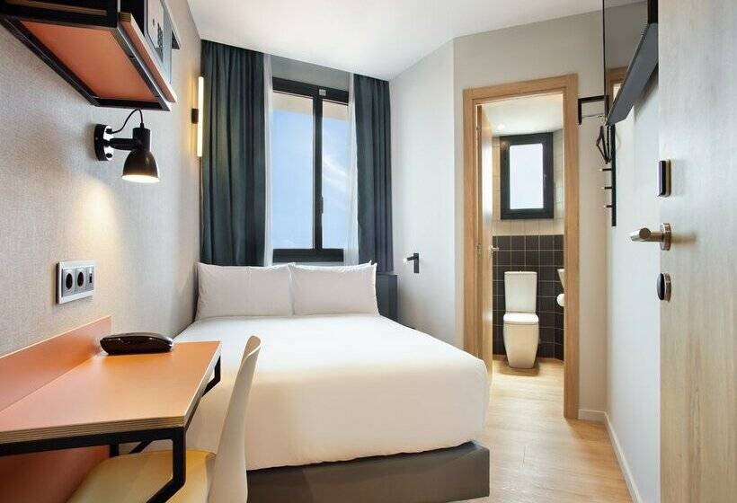 Отель Brick Barcelona