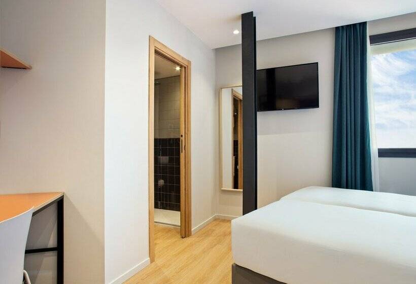 Отель Brick Barcelona