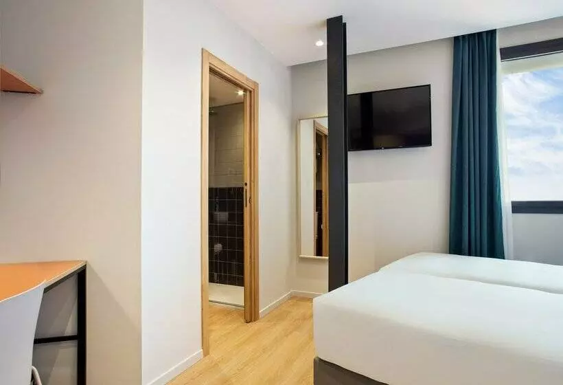 Отель Brick Barcelona