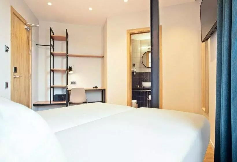 Отель Brick Barcelona