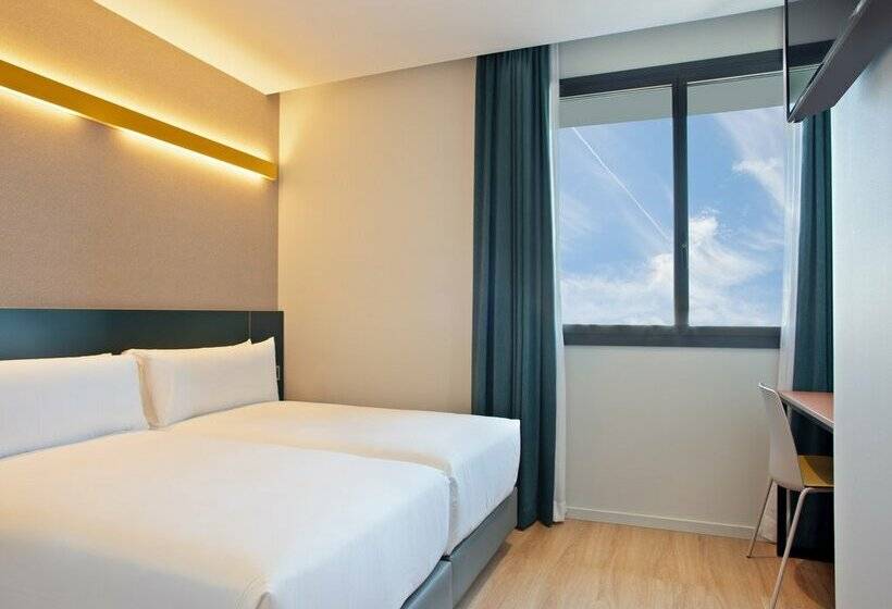 Отель Brick Barcelona