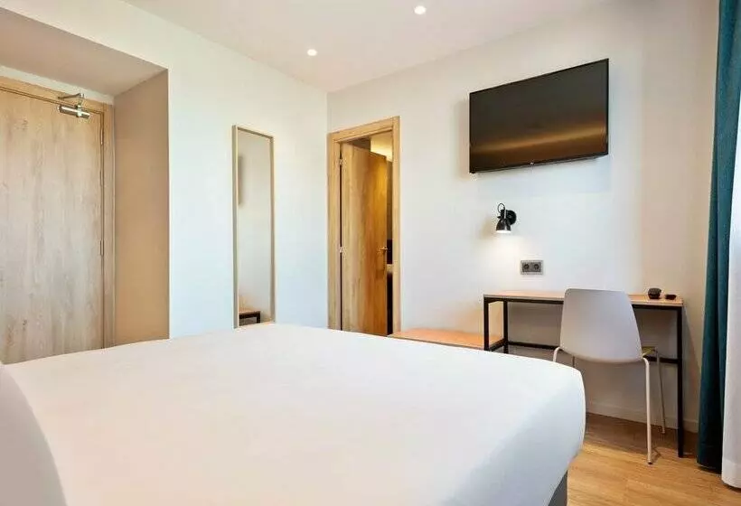 Отель Brick Barcelona