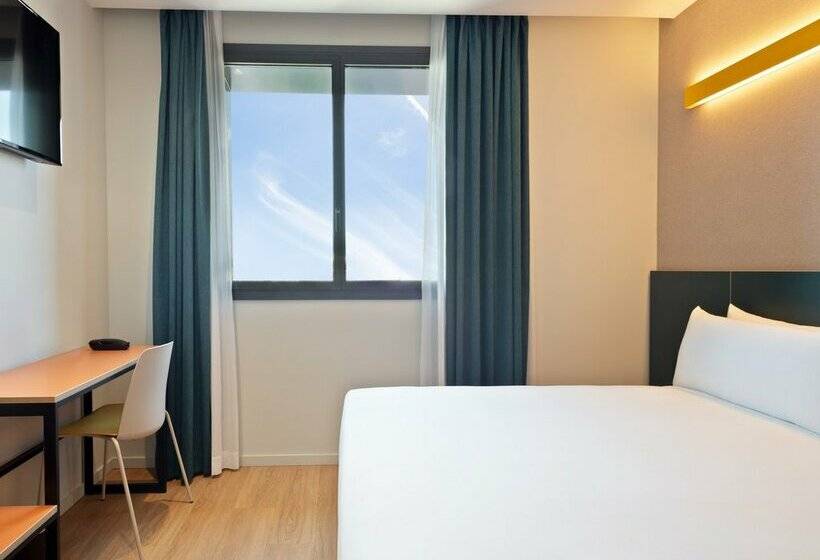 Отель Brick Barcelona