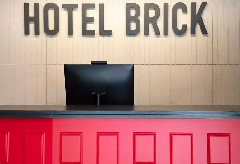 Отель Brick Barcelona