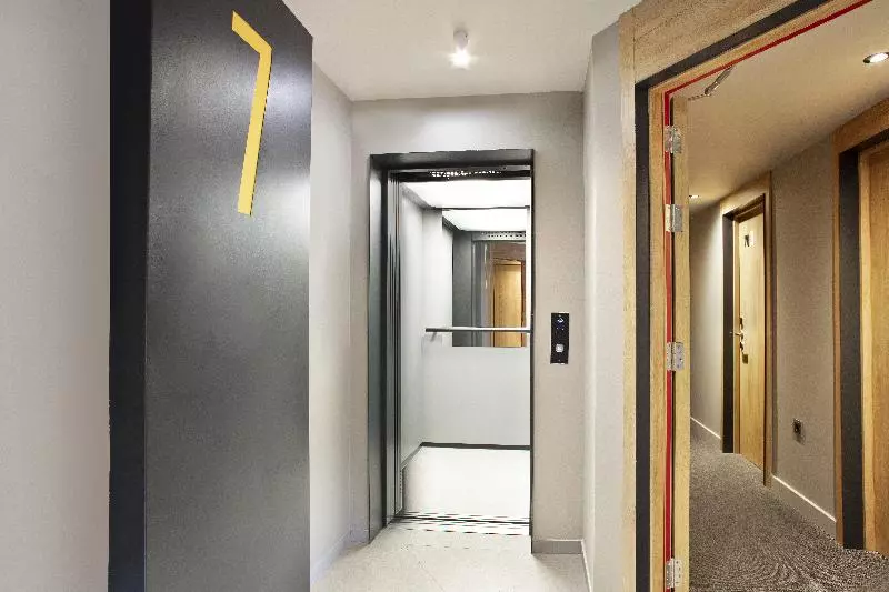 Отель Brick Barcelona