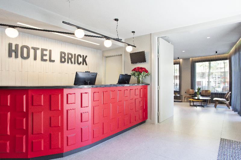 Отель Brick Barcelona