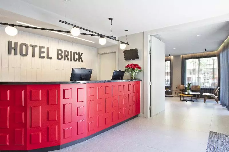 Отель Brick Barcelona